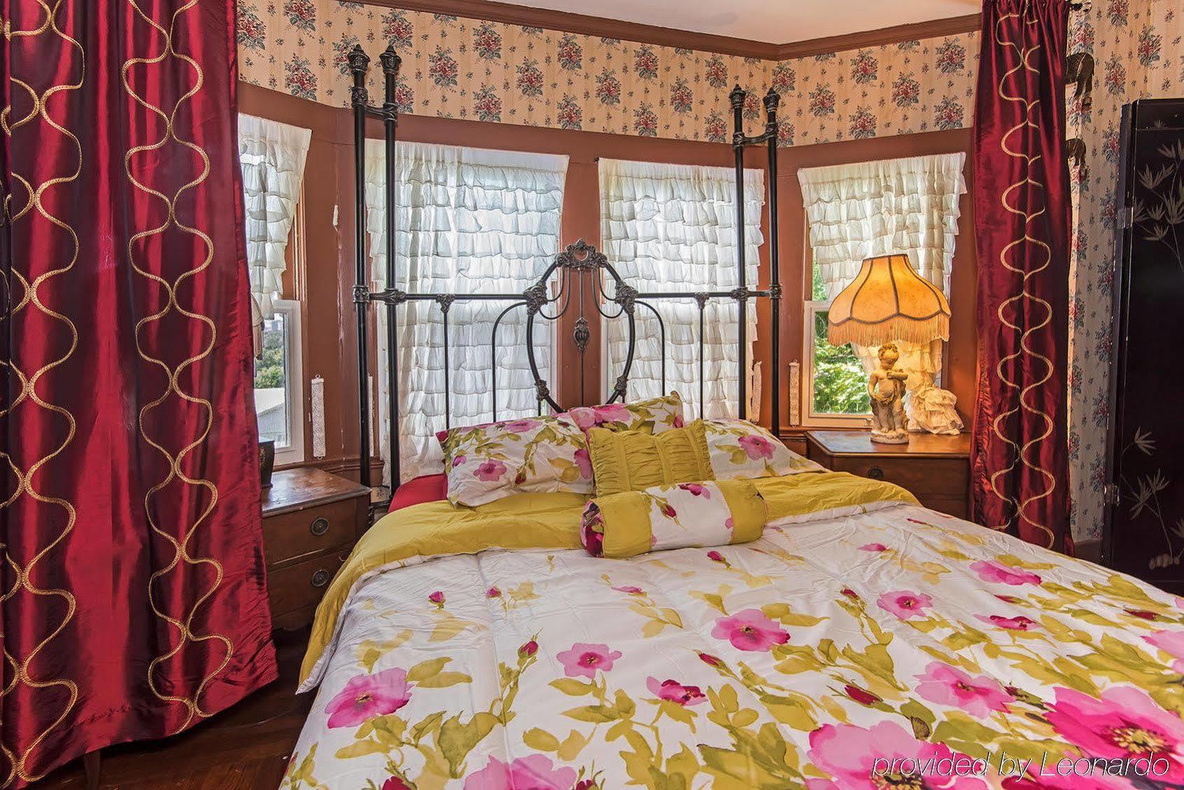 Manoa Valley Inn Гонолулу Екстер'єр фото